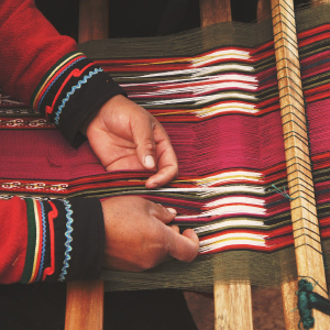 四川首次丨三星堆里發(fā)現(xiàn)3000多年前的絲綢遺痕！