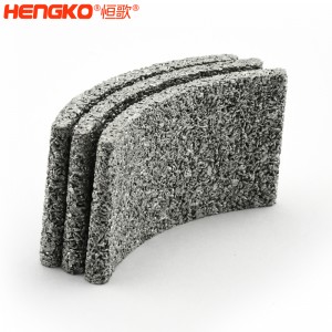 廠家定制316L不銹鋼高效濾芯防塵防水過濾效率高,用于食品飲料廠不銹鋼燒結(jié)濾片